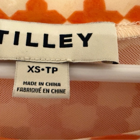 Orange and White Patterned Sleeveless Dress - Picture 2 of 3